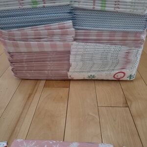 100 pc Christmas bubble mailers 8x9